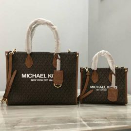Picture of Michael Kors Lady Handbags _SKUfw122259831fw